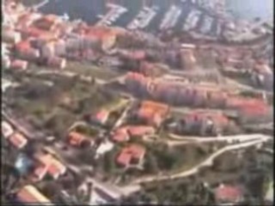 Viva Corsica ( prises de vues par hélicoptere sur calvi)