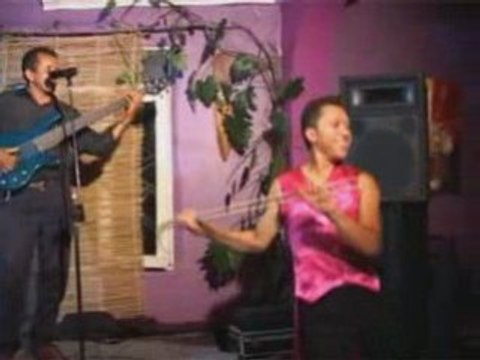 Njakatiana (chante Bessa) - Omeo