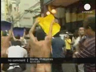 Maifestation d'étudiants nus aux Philipinnes