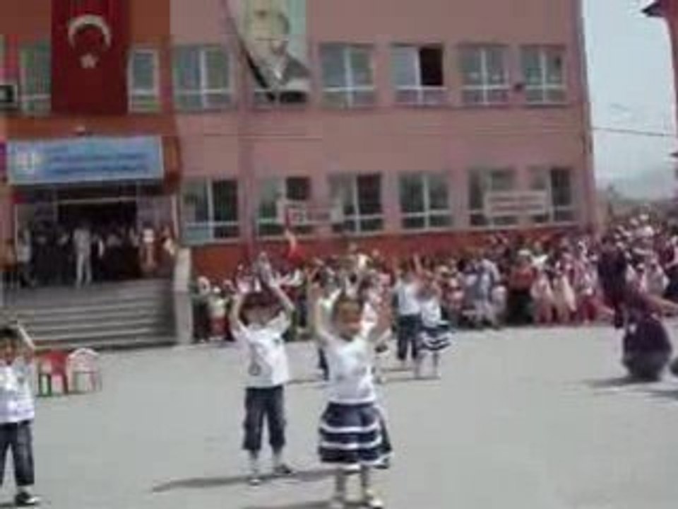 23 Nisan gösteri