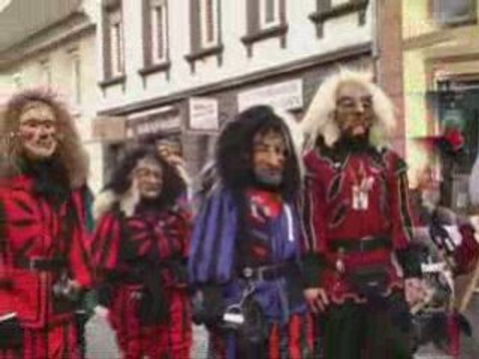 Le cortège du Carnaval du Bouc Bleu