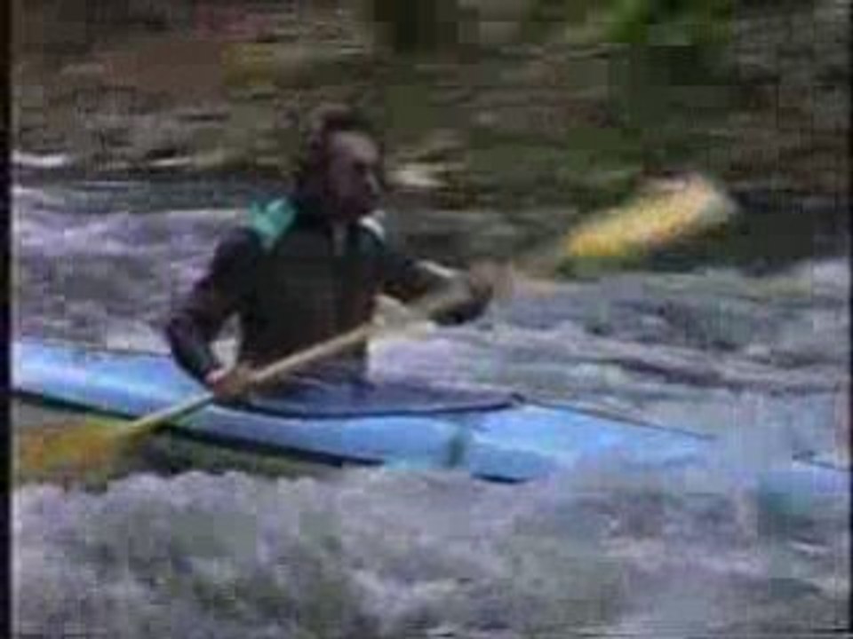 Próchno w kajaku - rzeka Mentuje ,Czechy