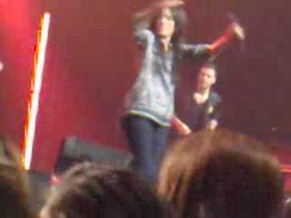 Eye of the tiger Amel Bent Live