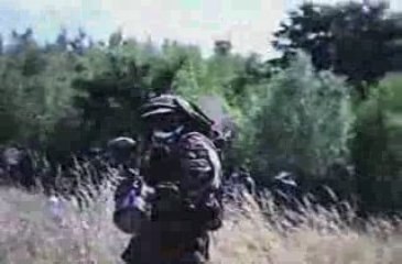 tir  je tir avec yannick (des pittbulls) paintball (buisson)