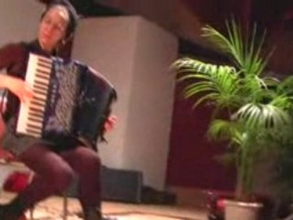 Les genoux à la Châtre une valse (filmé aussi par Vianney)