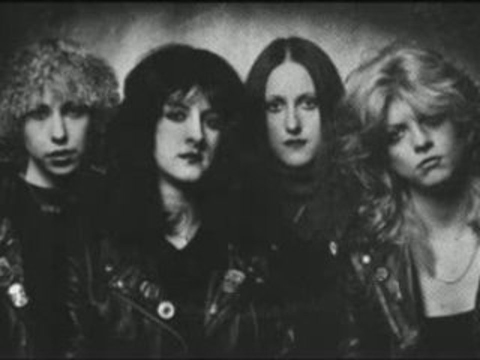 GIRLSCHOOL - 1981 - St Valentines Day Massacre