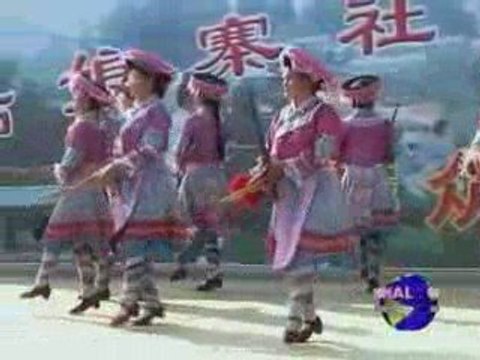 苗家女組芦笙舞 Pab Ntxhais Hmoob Suav Dhia Qeej (Miao/Hmoob Suav)