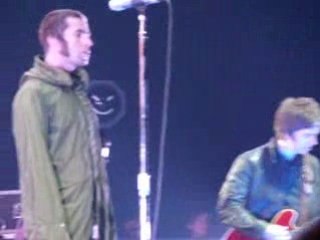OASIS 'Ain't got nothin' @Bercy, Paris on march 3, 2009