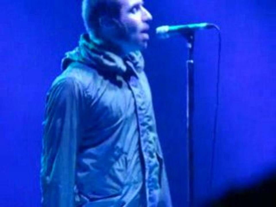 OASIS 'I'm Outta Time' @Bercy, Paris on march 3, 2009