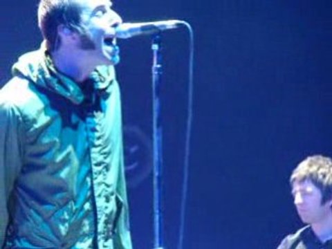 OASIS 'Wonderwall' @Bercy, Paris on march 3, 2009