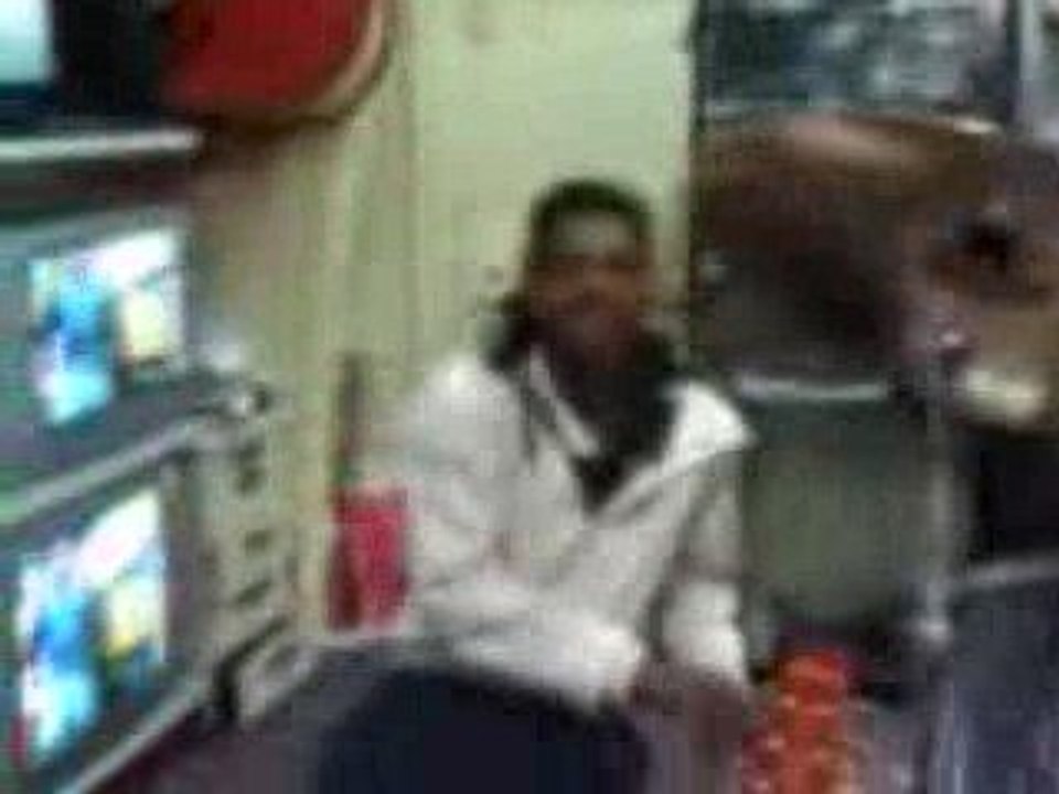 Un petite concer des 4 mec de la rue