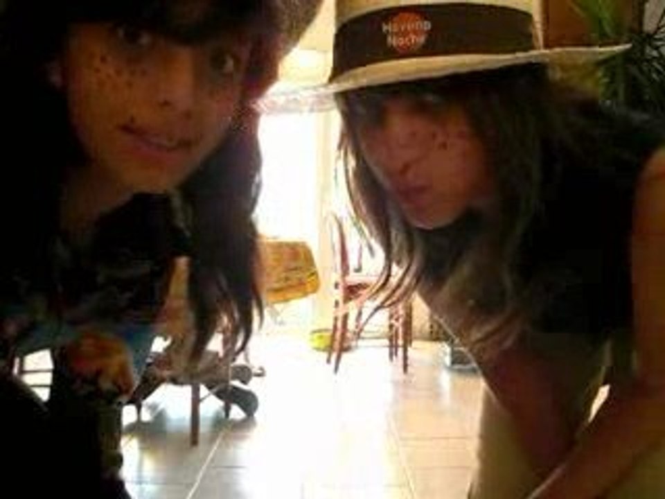 TOUT LE MONDE IL EST FOU