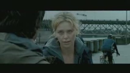 Lejos de la tierra quemada - Trailer español