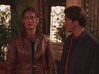 Sydney Fox, 1.02 Les sous-sols du crime 2 sur 3