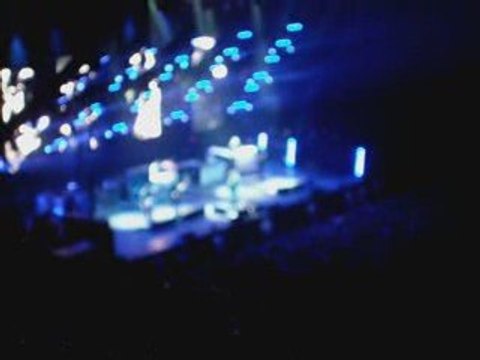 OASIS - WONDERWALL (Live Paris Bercy - 3 mars 2009)