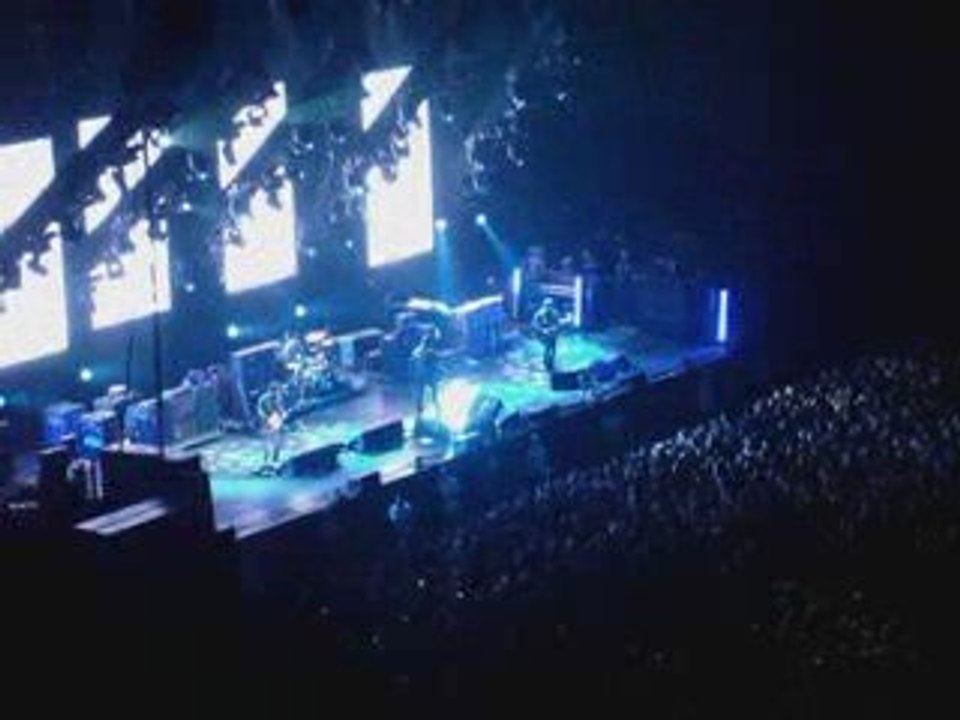 OASIS - SLIDE AWAY (Live Paris Bercy - 3 mars 2009)