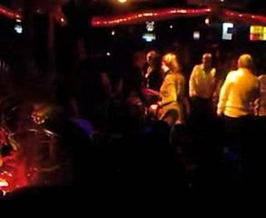 BELLE FILLE AU GUITOUN CLUB A JUZIERS