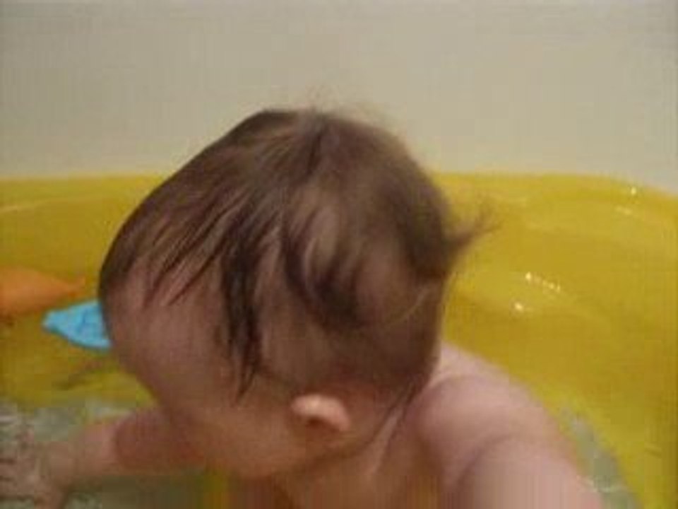 nawel dans le bain