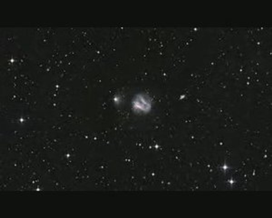 Zoom dans Arp 261