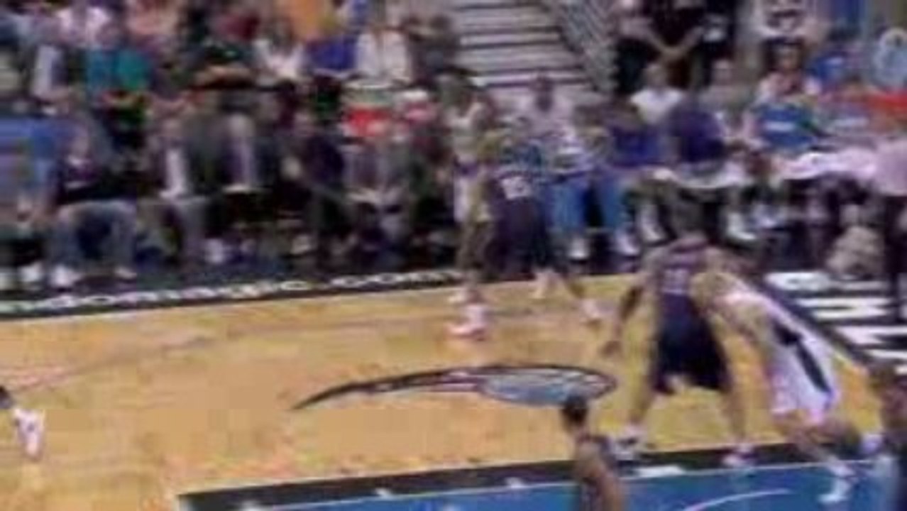NBA Jarvis Hayes gets the steal and Vince Carter keeps it in