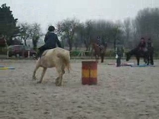 Barrel race centre équestre la tanière
