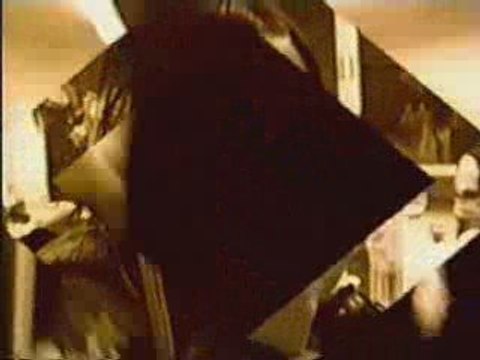 Gazette - Reita and Kai matrix-ing and Aoi giving thumbs-up