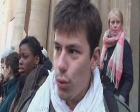 Une chaîne humaine géante pour protéger la Sorbonne