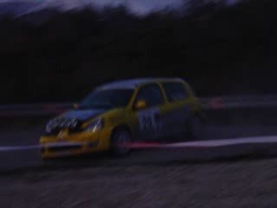 Clio RS de capanna section sans pitié au criterium 83