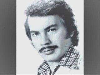 Orhan Gencebayk iki elim kanda Olsa Bile