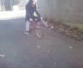 naomi et le vélo de mon ptit frère xDD