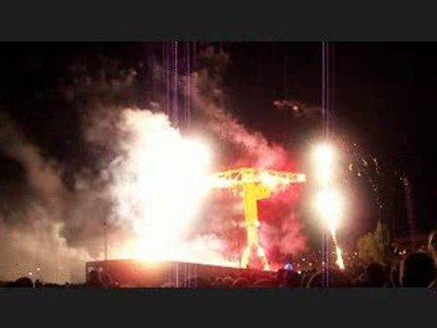 Feu d'artifice Groupe F aux rencontres du fleuve