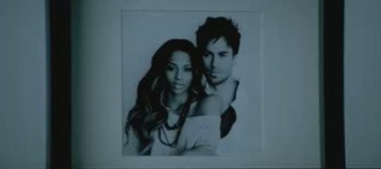 clip Takin' Back My Love - Enrique Iglesias feat. Ciara2