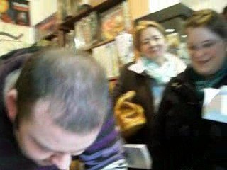 Fabrice et le manga Fly a la dédicace 07-03-2009 Caen