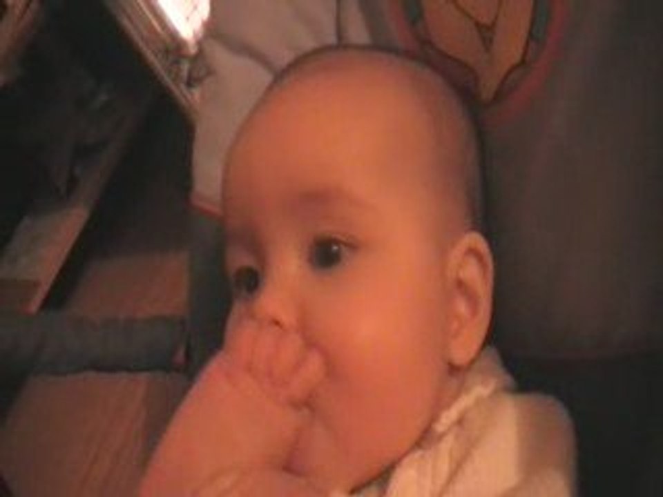 je suce mon pouce de pied