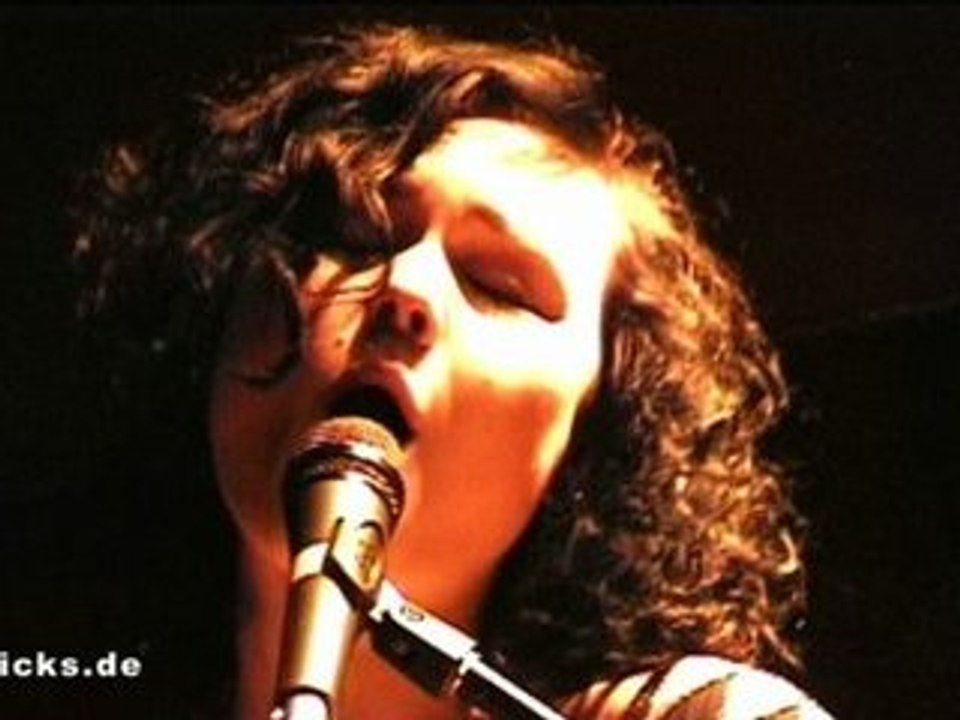 Lampshade live 'New Legs'