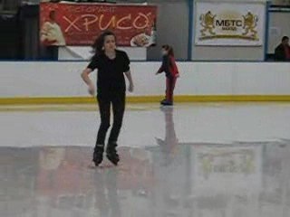 Ани на ледената пързалка