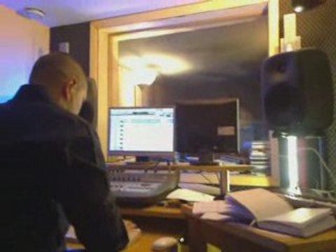 V Man, Kems Throw & sir nas big en studio