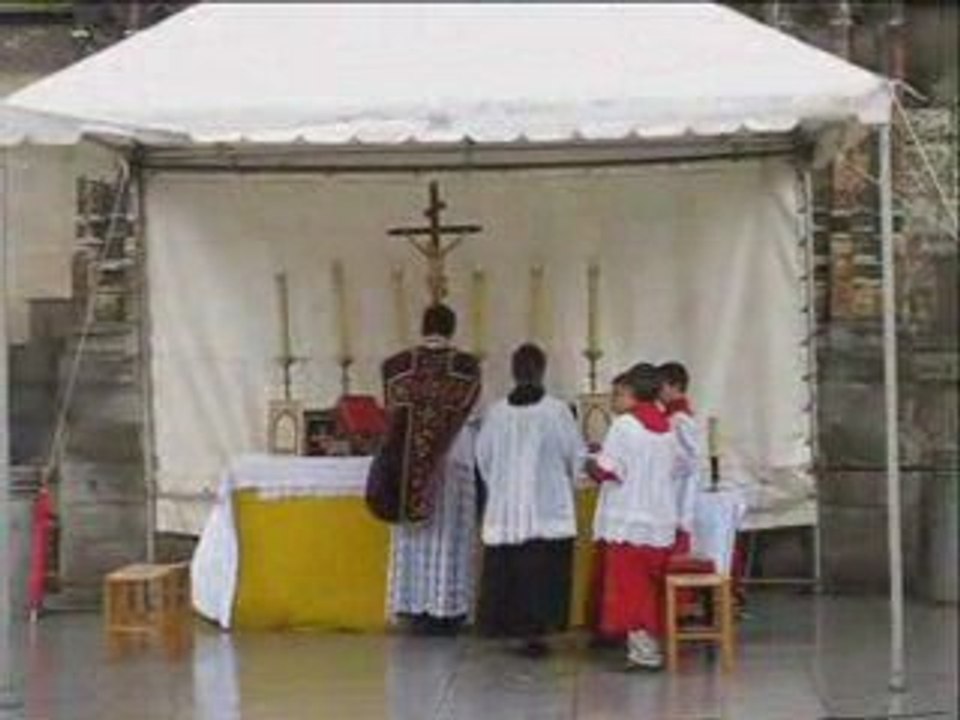 AMIENS Messe du 2ème dimanche de Carême à la rue