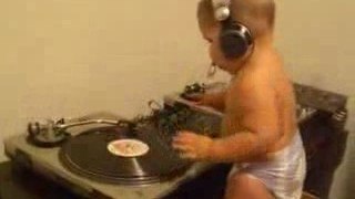 Bébé DJ