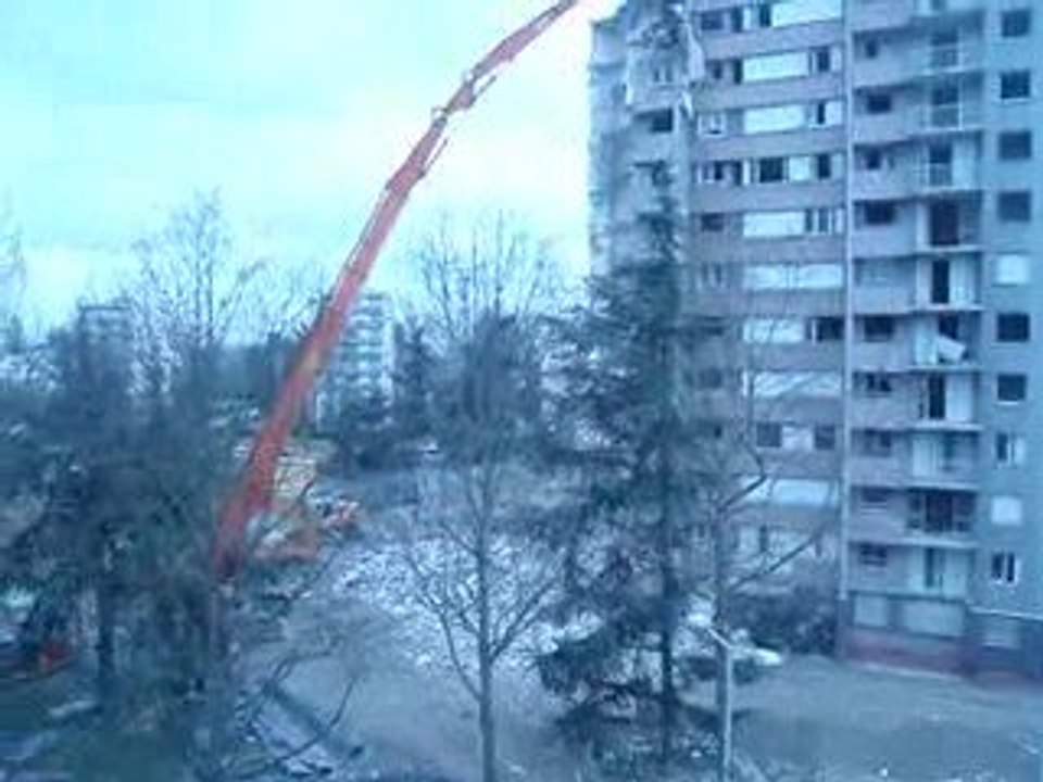 DESTRUCTION derniere tour des etangs Aulnay