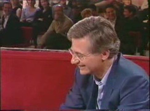 ANIMATION SOIREE MAGIE POUR ENTREPRISE, MAGICIEN MARIAGE TABLE DE TRICHE POKER, PARIS, MAGIE FACILE, TOUR DE MAGIE GRATUIT, TOUR DE MAGIE EXPLICATION,