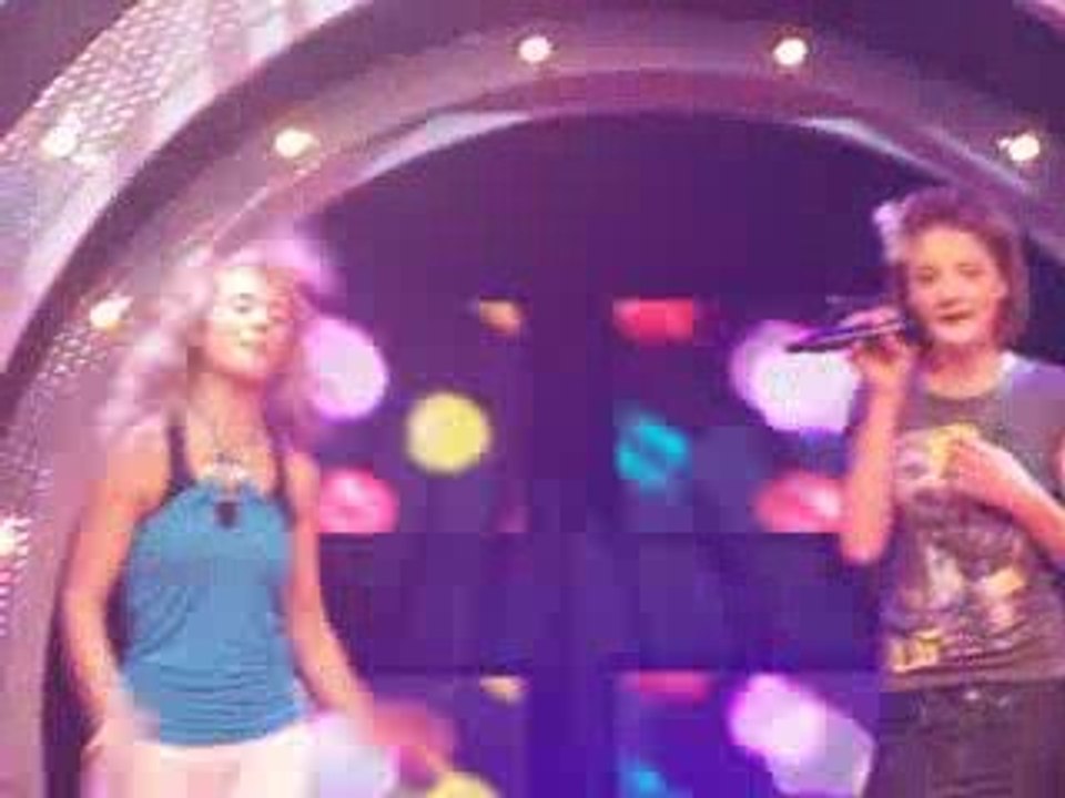 MELVYNA sur le plateau IAPIAP sur CANAL J