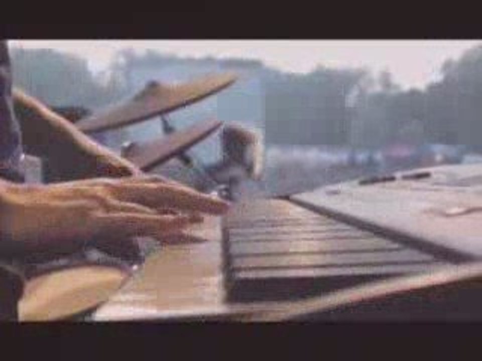 New Order - Bizarre Love Triangle (Live)