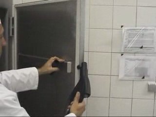 nettoyage d'une cuisine par la vapeur