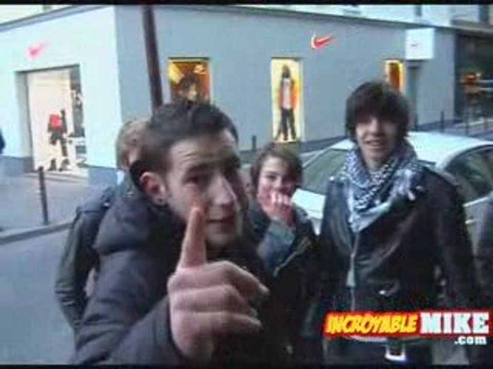 IncroyaleMike-Se prend pour une star