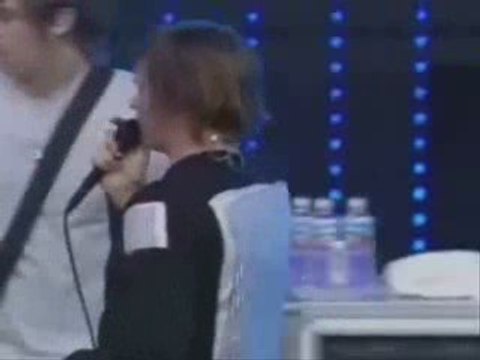 Angels And Airwaves - Distraction (Live In Kroq)