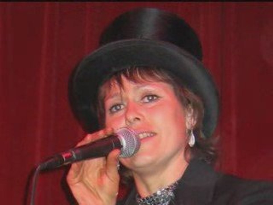 Patrick et Muriel, MURIEL chante New York New  York