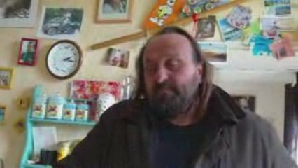 A Saint-Rémy, l'oléïculteur défend l'agriculture bio...