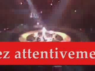 Britney Spears nue en concert - my pussy is hanging out