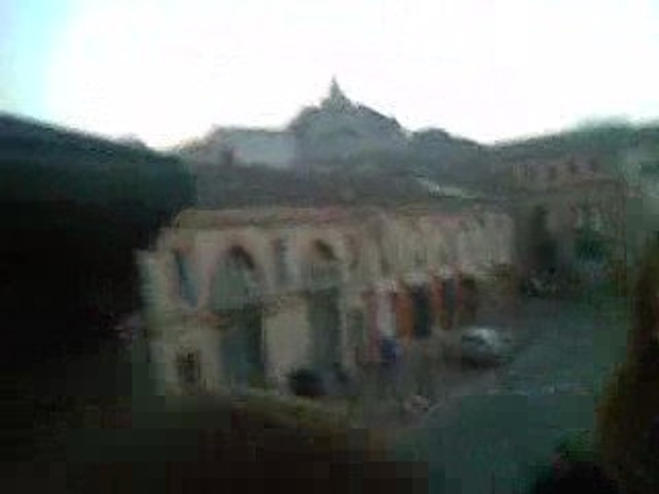 On voit le haut de ton crâne -_-